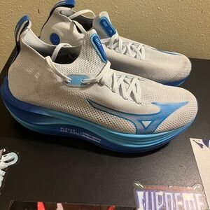 Mizuno Neo Vista womens running shoes!